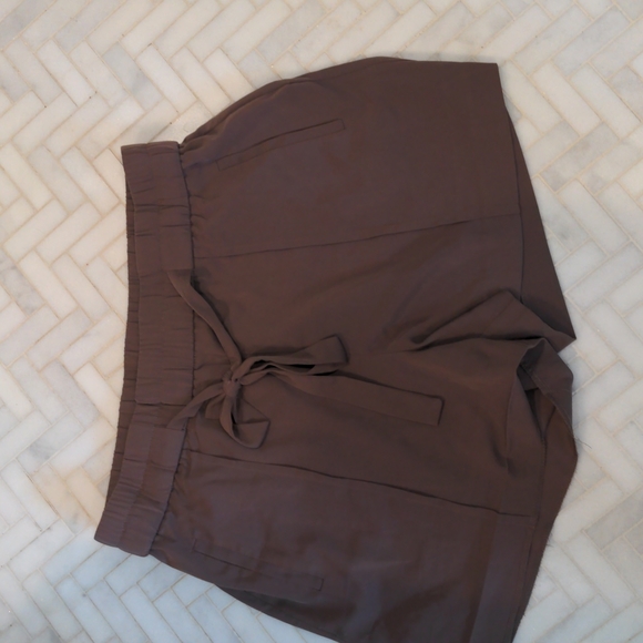 Mauve or black dress shorts - Picture 1 of 4